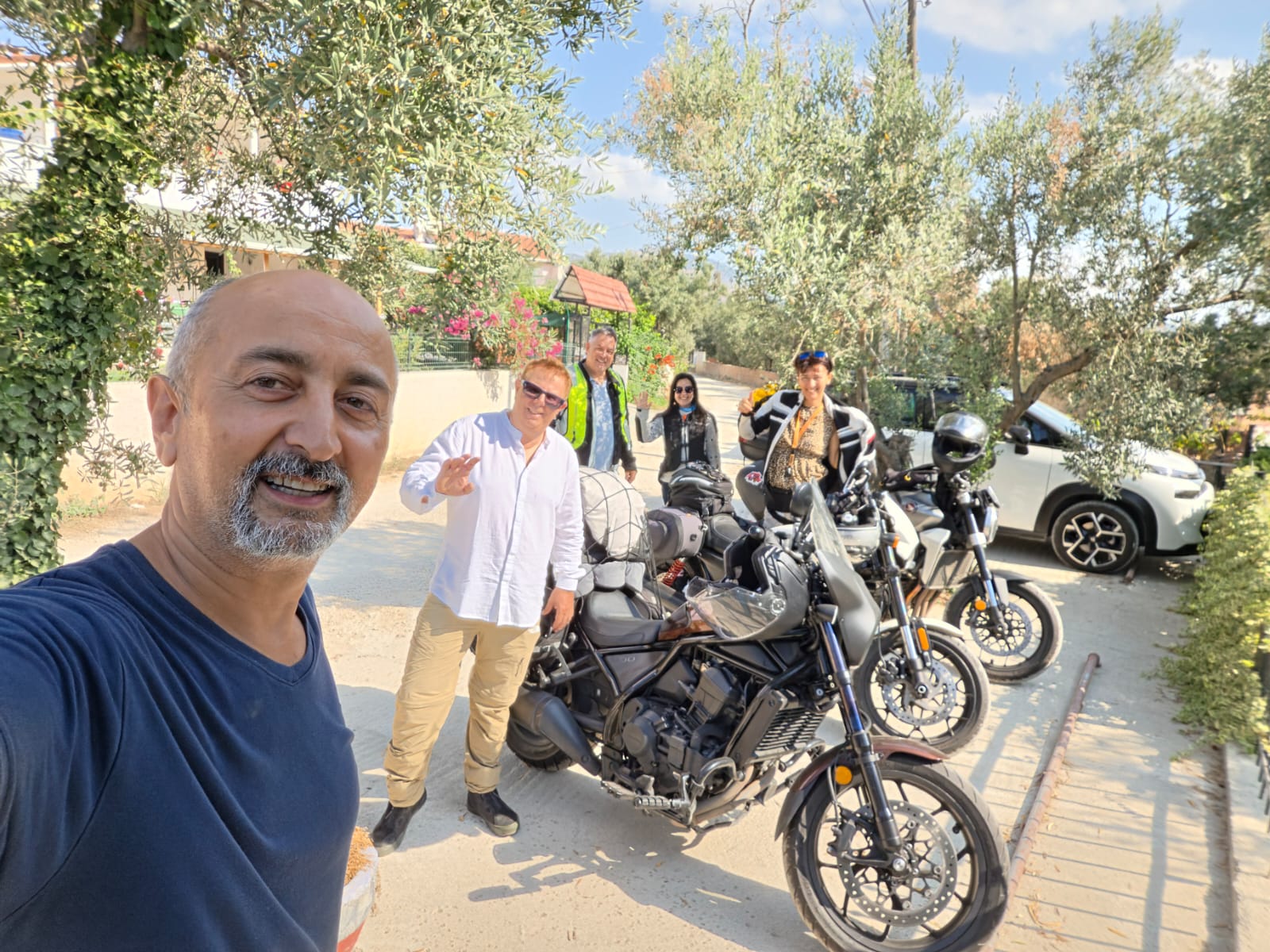 Akmonya Pansiyon motosikletli misafirler 1